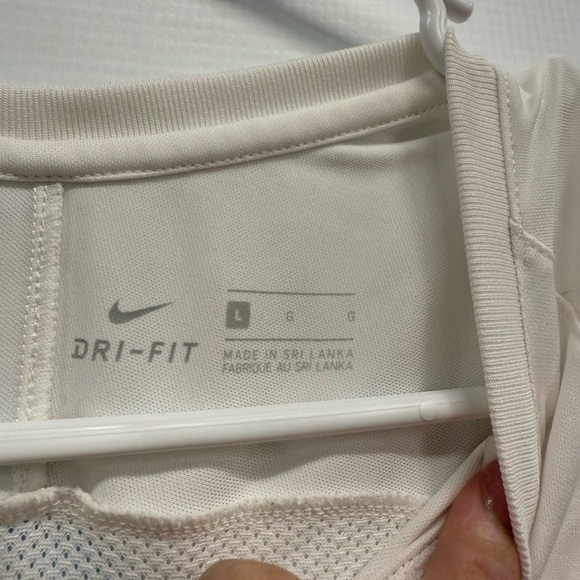 Nike Women’s T-shirt Bundle - Picture 5 of 16